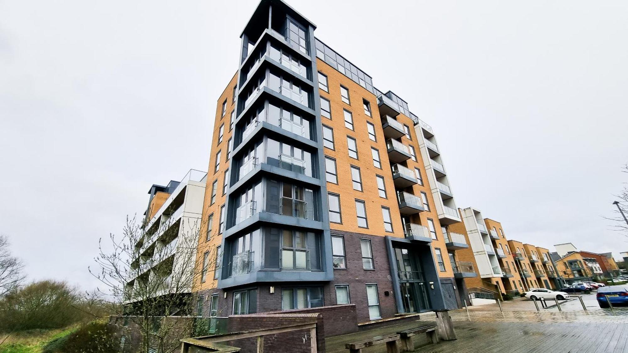 Spacious 2br 2ba Ground Floor In Rg2 - Ideal For Contractors & Business Stays, Free Parking & Sleeps Up To 7! Apartment Reading