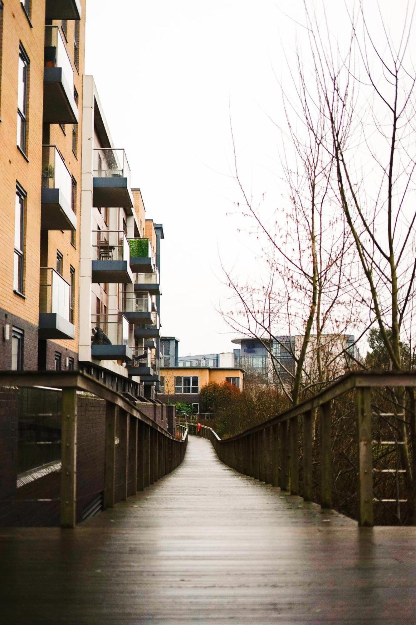 Spacious 2br 2ba Ground Floor In Rg2 - Ideal For Contractors & Business Stays, Free Parking & Sleeps Up To 7! *