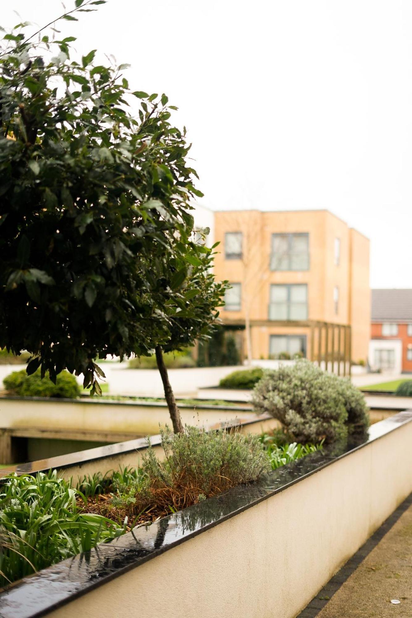 Apartment Spacious 2br 2ba Ground Floor In Rg2 - Ideal For Contractors & Business Stays, Free Parking & Sleeps Up To 7! Reading
