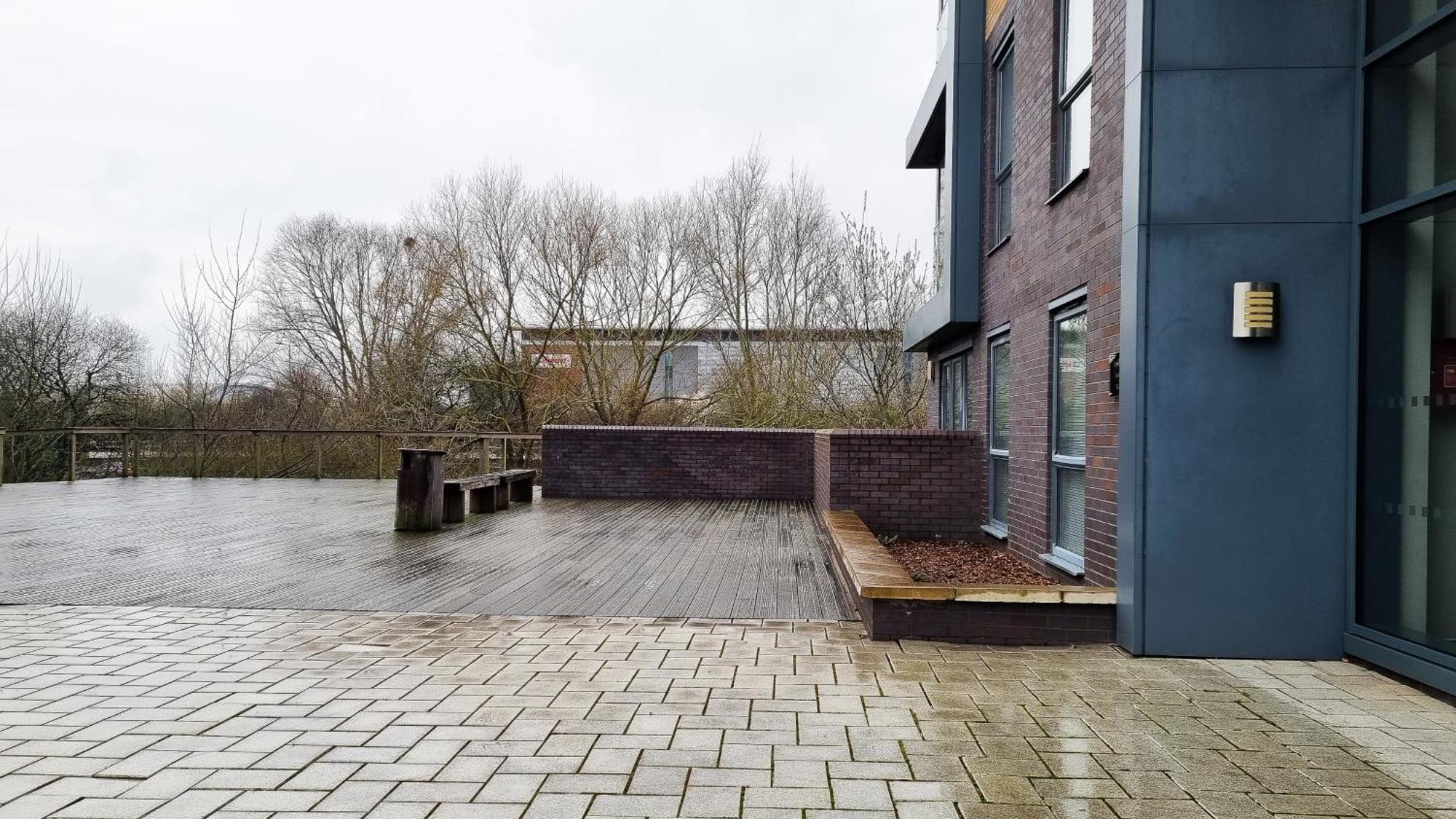 Spacious 2br 2ba Ground Floor In Rg2 - Ideal For Contractors & Business Stays, Free Parking & Sleeps Up To 7! Reading