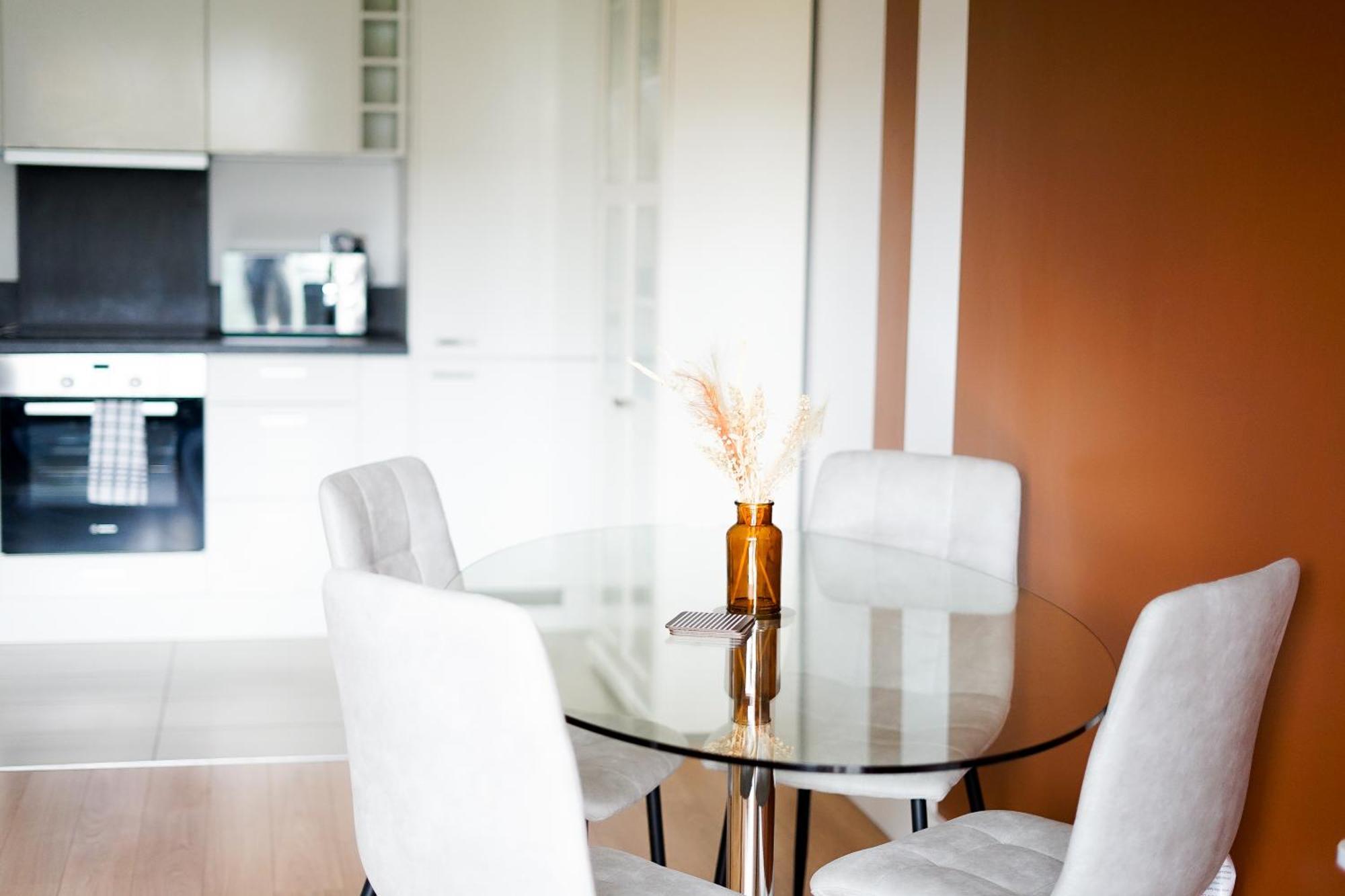 Spacious 2br 2ba Ground Floor In Rg2 - Ideal For Contractors & Business Stays, Free Parking & Sleeps Up To 7! * Reading
