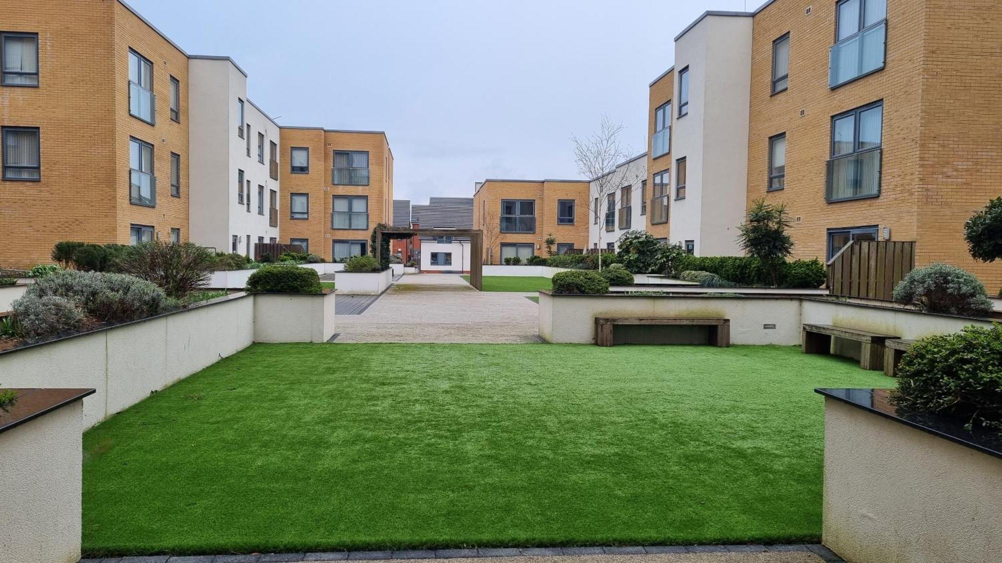 Spacious 2br 2ba Ground Floor In Rg2 - Ideal For Contractors & Business Stays, Free Parking & Sleeps Up To 7! Reading