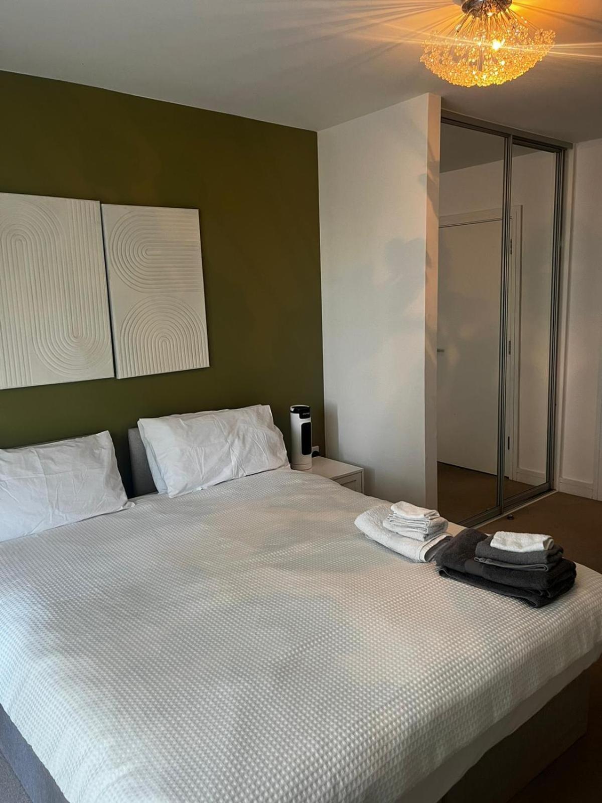 Spacious 2br 2ba Ground Floor In Rg2 - Ideal For Contractors & Business Stays, Free Parking & Sleeps Up To 7! Apartment Reading